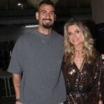 Novo casal? Letícia Spiller e Nizam chegam juntos ao Lollapalooza Novo casal? Letícia Spiller e Nizam chegam juntos ao Lollapalooza