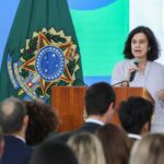 Nísia: Brasil vai ampliar oferta de doses contra a dengue em 2025