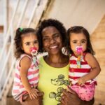 Rio homenageia jovem que resgatou mãe e duas filhas durante temporal Rio homenageia jovem que resgatou mãe e duas filhas durante temporal