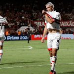 São Paulo faz 3 a 0 no Atlético-GO com golaço de Calleri e Zubeldía de olho