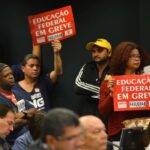 Servidores federais de educação iniciam greve na quarta-feira Servidores federais de educação iniciam greve na quarta-feira