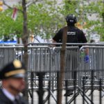 Morre homem que queimou o próprio corpo em frente ao tribunal onde Trump é julgado Morre homem que queimou o próprio corpo em frente ao tribunal onde Trump é julgado