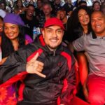 Vídeo: MC Binn é tietado e atende fãs em show de Bruno e Marrone Vídeo: MC Binn é tietado e atende fãs em show de Bruno e Marrone