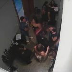 Policial militar em folga causa pânico ao atirar em funcionária durante briga em Manaus Policial militar em folga causa pânico ao atirar em funcionária durante briga em Manaus