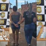 Polícia Civil do Acre realiza operação contra o tráfico e apreende drogas e celulares em Sena Madureira Polícia Civil do Acre realiza operação contra o tráfico e apreende drogas e celulares em Sena Madureira