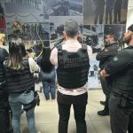 Mulher é presa no aeroporto de Belém acusada de comandar o tráfico em Tomé-Açu