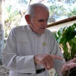 Cineasta acreano registra legado do Padre Paolino em novo documentário Cineasta acreano registra legado do Padre Paolino em novo documentário