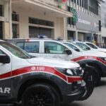 Falso taxista que aplicava golpe com cartões é preso em carro roubado