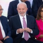 Lula fala que país não deve “depender eternamente” de Bolsa Família Lula fala que país não deve “depender eternamente” de Bolsa Família