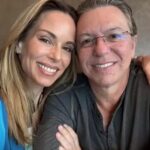 Ana Furtado compartilha cliques aos beijos com Boninho: ‘Meu maridão’ Ana Furtado compartilha cliques aos beijos com Boninho: ‘Meu maridão’