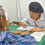 Quem é o japonês da Liberdade que viralizou fazendo “leitura da vida” Quem é o japonês da Liberdade que viralizou fazendo “leitura da vida”