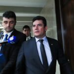 Desembargador pede vista e suspende julgamento de Moro Desembargador pede vista e suspende julgamento de Moro