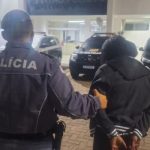 Mulher é presa após confessar agredir e matar a própria mãe em Jundiaí Mulher é presa após confessar agredir e matar a própria mãe em Jundiaí