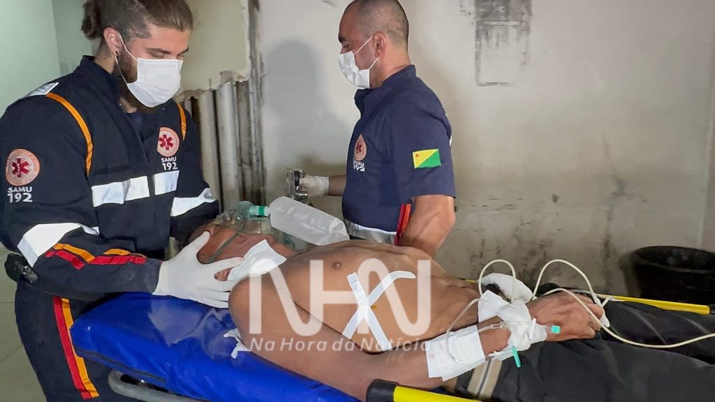 Homem é esfaqueado durante bebedeira na Baixada da Sobral Homem é esfaqueado durante bebedeira na Baixada da Sobral