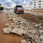 Porto Alegre derruba passarela para construção de corredor humanitário Porto Alegre derruba passarela para construção de corredor humanitário