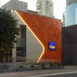 PIX de quase R$300 milhões: Itaú é vendido por fortuna a banco rival gigantesco e dá adeus em país após “muito tempo de vida”