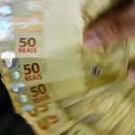 INSS começa a pagar 13º antecipado a quem recebe acima do mínimo