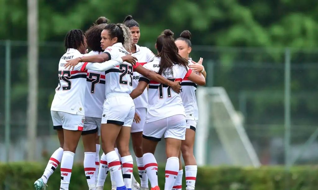 São Paulo goleia Santos por 4 a 0 no Brasileiro Feminino