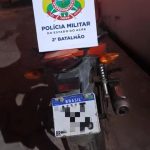 Operação da PMAC resulta na captura de indivíduos com veículo furtado no bairro 6 de Agosto Operação da PMAC resulta na captura de indivíduos com veículo furtado no bairro 6 de Agosto