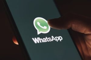 WhatsApp fica fora do ar nesta quinta e ninguém consegue mandar áudio
