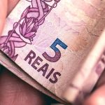 CUIDADO! PREJUÍZO de R$2.000,00 para quem repassar hoje (05/06) essa nota de R$5 reais, olhe na sua carteira CUIDADO! PREJUÍZO de R$2.000,00 para quem repassar hoje (05/06) essa nota de R$5 reais, olhe na sua carteira