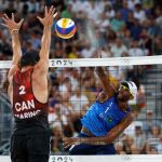Jogos de Paris: Evandro e Arthur não reconhecem canadenses e seguem 100% no vôlei de praia