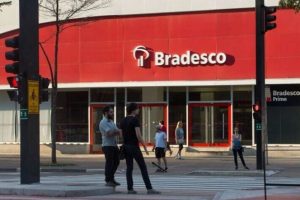 Aplicativo do Bradesco fora do ar? Usuários relatam instabilidade no app neste sábado