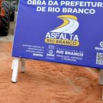 Revoltados, comerciantes do bairro Cerâmica protestam contra nova interdição na Travessa Guaporé em Rio Branco