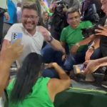 Funcionária pública com câncer comparece a convenção partidária e pede ajuda de Gladson Cameli Funcionária pública com câncer comparece a convenção partidária e pede ajuda de Gladson Cameli