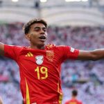 Barcelona recusa oferta de R$ 1,5 bilhão do PSG por Yamal Barcelona recusa oferta de R$ 1,5 bilhão do PSG por Yamal
