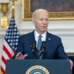 Biden está 'passando vergonha' e deve desistir da reeleição à Casa Branca, diz jornal