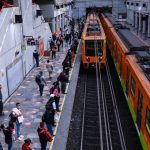 Influenciadora grava vídeo íntimo em metrô do México e viraliza