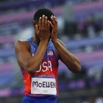 Atleta dos EUA se recusa a dividir o ouro no salto em altura, pede desempate e perde Atleta dos EUA se recusa a dividir o ouro no salto em altura, pede desempate e perde