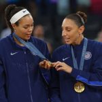 EUA levam ouro 'no apagar das luzes' e encerram Olimpíada no topo do quadro de medalhas EUA levam ouro 'no apagar das luzes' e encerram Olimpíada no topo do quadro de medalhas