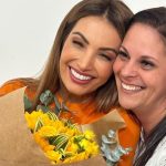 Patrícia Poeta visita mãe que perdeu filho para a Covid