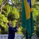 Bandeira do Brasil é hasteada na Embaixada da Argentina em Caracas