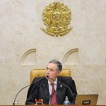 Barroso escala Zanin para analisar resolução da Câmara que suspende ação do golpe