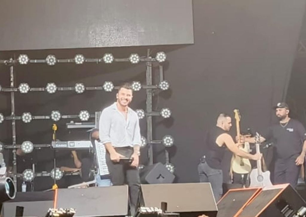 Cruzeiro do Sul ferve com show de Murilo Huff na abertura da Expoacre Juruá