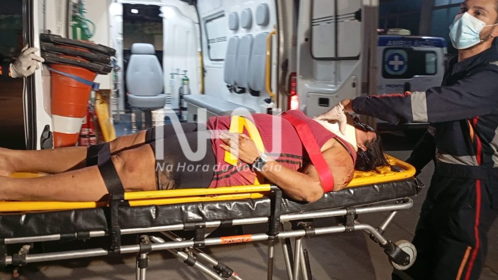 Adolescente e avó ficam feridos após motociclista alcoolizado causar acidente em Rio Branco