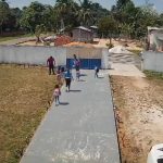 Criança é resgatada após portão de creche cair sobre ela no Acre
