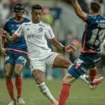 Flamengo enfrenta desafios, vence o Bahia e conquista vantagem na Copa do Brasil Flamengo enfrenta desafios, vence o Bahia e conquista vantagem na Copa do Brasil