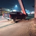 Caminhonete colide com Portal de Entrada de Sena Madureira e gera risco de desabamento
