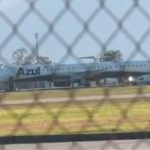Após 18 horas fechada por problema em avião, pista do Aeroporto de Florianópolis é reaberta Após 18 horas fechada por problema em avião, pista do Aeroporto de Florianópolis é reaberta