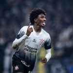 Corinthians cria pouco, joga mal e conta com brilho de estreante para arrancar empate com Bragantino