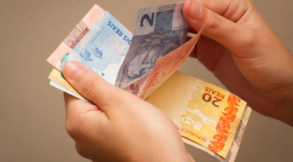 Caixa anuncia que trabalhadores com carteira assinada podem sacar dinheiro extra