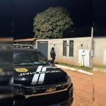 Casal é encontrado morto com sinais de facadas dentro de casa no DF Casal é encontrado morto com sinais de facadas dentro de casa no DF