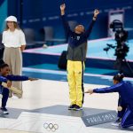 Jogador da NFL reclama de reverência de Biles a Rebeca Andrade: ‘É nojento’ Jogador da NFL reclama de reverência de Biles a Rebeca Andrade: ‘É nojento’