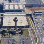 Avião faz pouso de emergência no Aeroporto de Viracopos (SP), e pista é fechada