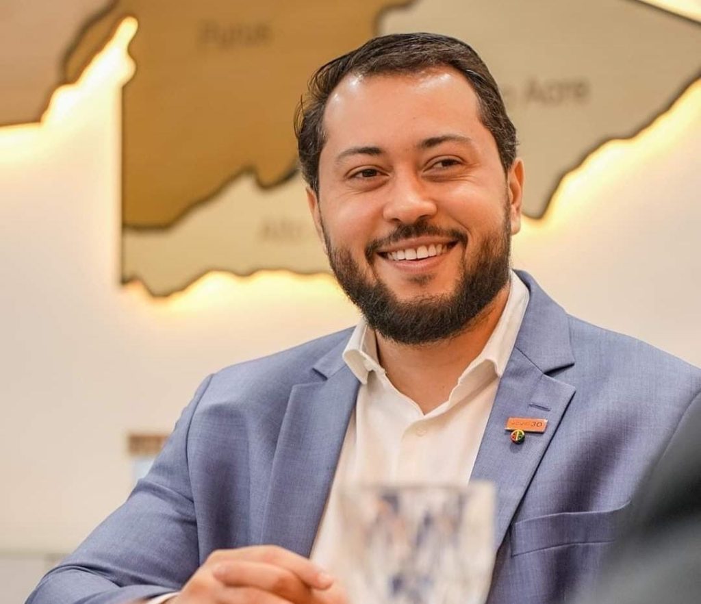 Pega o Bocalom e traz pra cá”, brinca Jarude sobre ausência do prefeito em debate