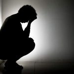 Prevenção do suicídio: campanha pede menos estigma e mais diálogo Prevenção do suicídio: campanha pede menos estigma e mais diálogo